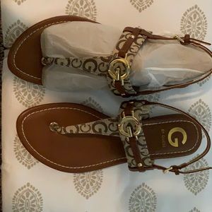 NWT GUESS TAN/GOLD SANDALS